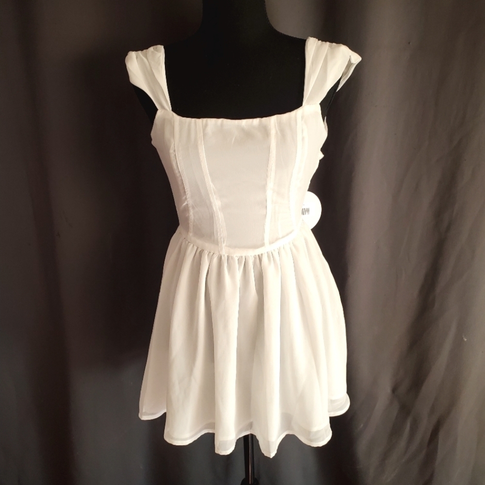 Princess Poly Kameliah Mini White Ruched Cap Sleeve Dress Size 4 NWT